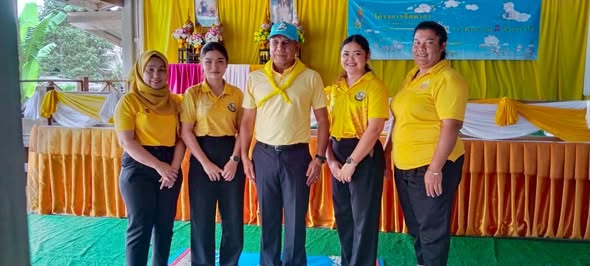 วันอังคารที่ 21 ตุลาคม 2568  เวลา 09.00 น.
นายหร้อหีม  นวลดำ  นายกเทศมนตรีตำบลควนเสาธง มอบหมายพนักงานเทศบาลตำบลควนเสาธงเข้าร่วมกิจกรรมจิตอาสาบำเพ็ญสาธารณประโยชน์และบำเพ็ญสาธารณกุศล เนื่องในวันคล้ายวันสวรรคต พระบาทสมเด็จพระจุลจอมเกล้าเจ้าอยู่หัว (วันปิยมหาราช) 23 ตุลาคม 2568 ณ น้ำตกลาดเตย หมู่ที่ 4 ตำบลคลองใหญ่ อำเภอตะโหมด จังหวัดพัทลุง